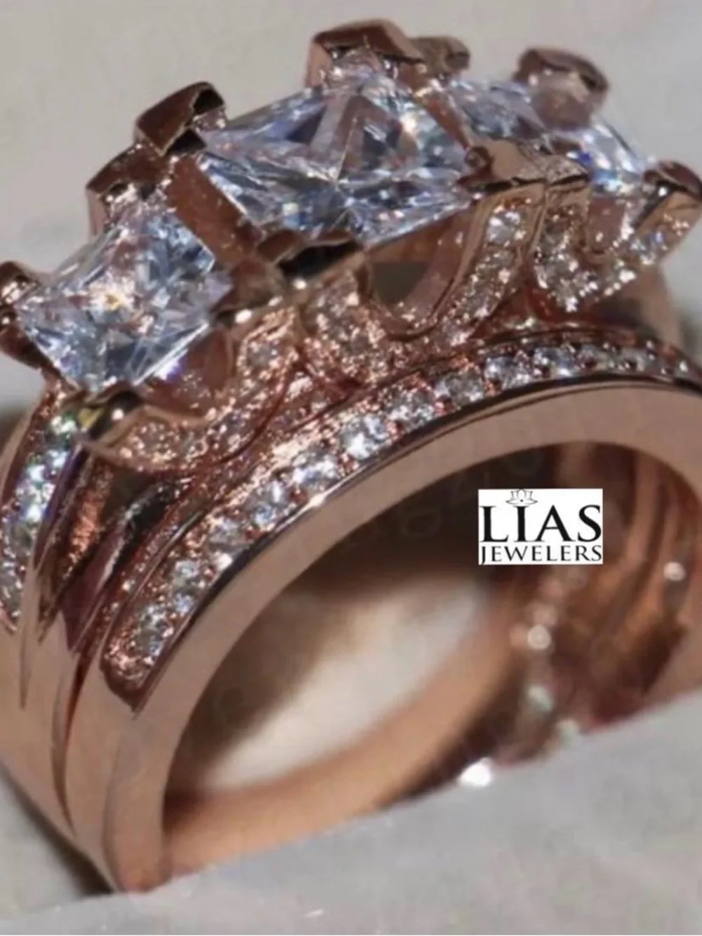 New 18k rose gold wedding ring set